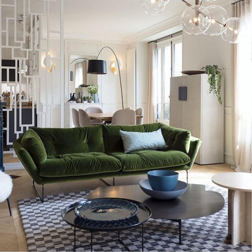 Saba NewYorkSuite 230 Sofa Lifestyle green velvet