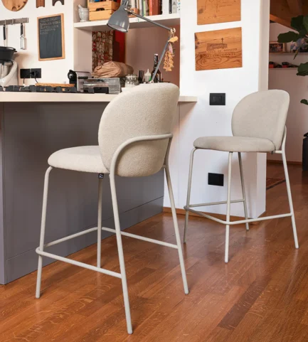 cb2309 cozy mid counter stool connubia